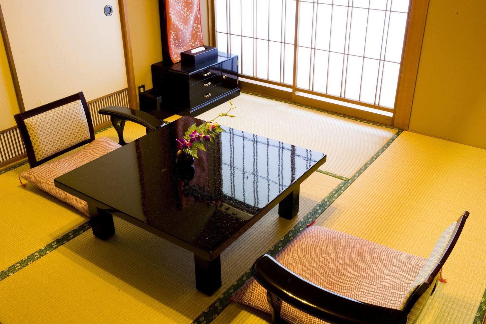 Higaki Hotel Gamagōri Esterno foto